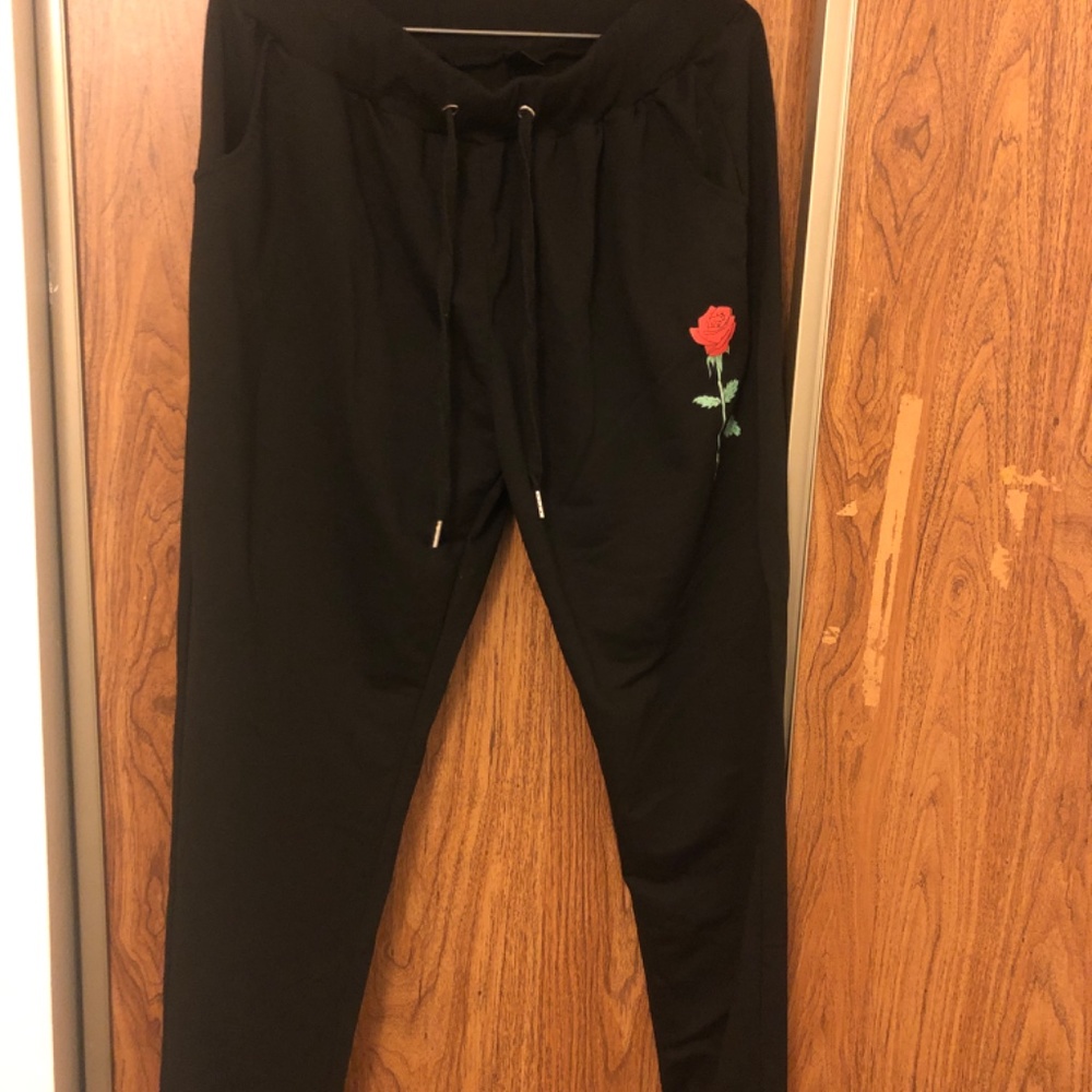 L JOGGERS - Picture 2 of 2